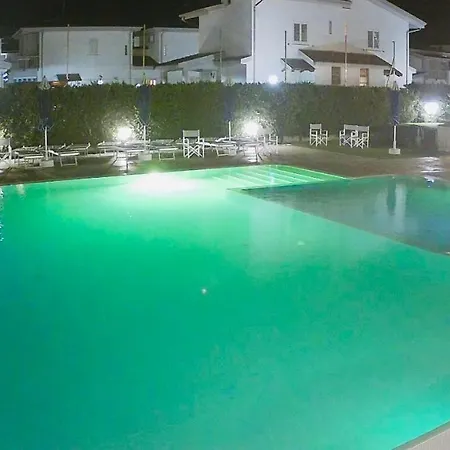 Apparthotel Riviera Dei Cedri מלון דירות