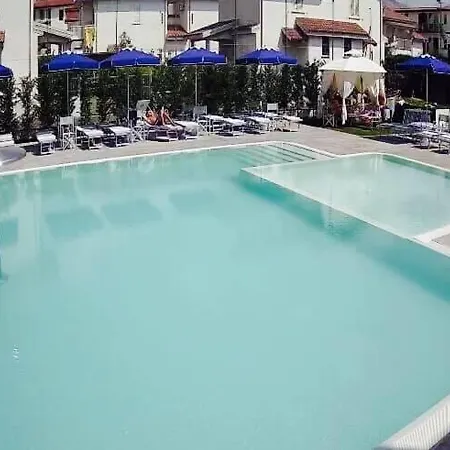 מלון דירות Apparthotel Riviera Dei Cedri 3*