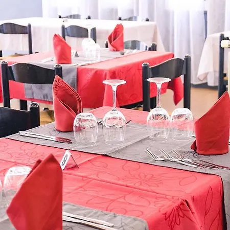 Apparthotel Riviera Dei Cedri 3* סנטה מריה דל צ'דרו