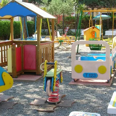 מלון דירות Apparthotel Riviera Dei Cedri 3*