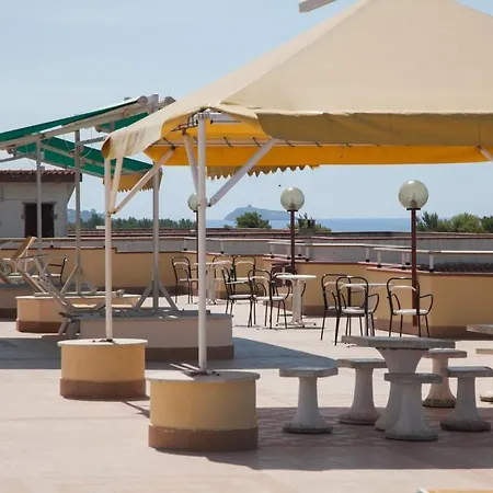 Apparthotel Riviera Dei Cedri מלון דירות