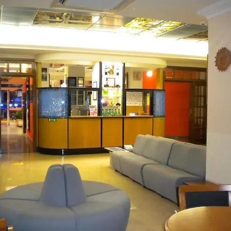 Apparthotel Riviera Dei Cedri 3* סנטה מריה דל צ'דרו