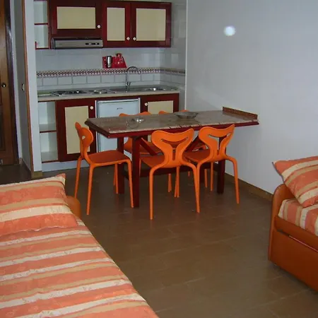 Apparthotel Riviera Dei Cedri 3* סנטה מריה דל צ'דרו