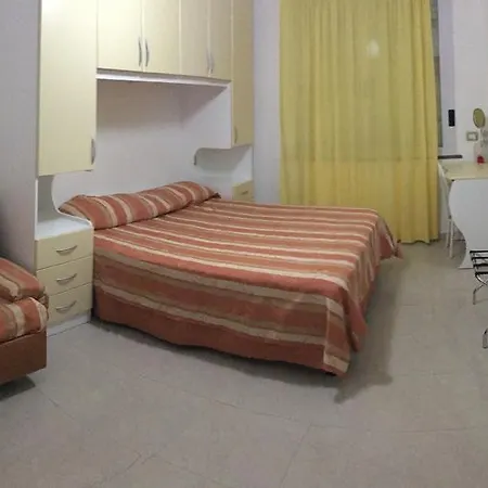 Apparthotel Riviera Dei Cedri 3* סנטה מריה דל צ'דרו