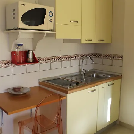 Apparthotel Riviera Dei Cedri 3* סנטה מריה דל צ'דרו