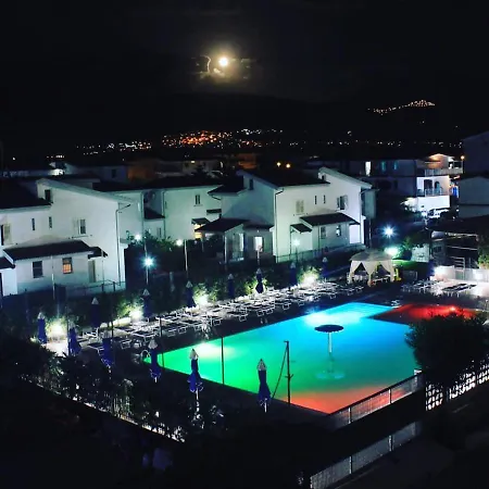 מלון דירות Apparthotel Riviera Dei Cedri 3*